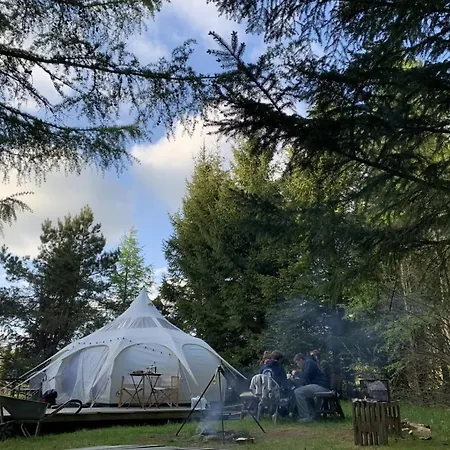 Rebild Skovhuse * Skorping